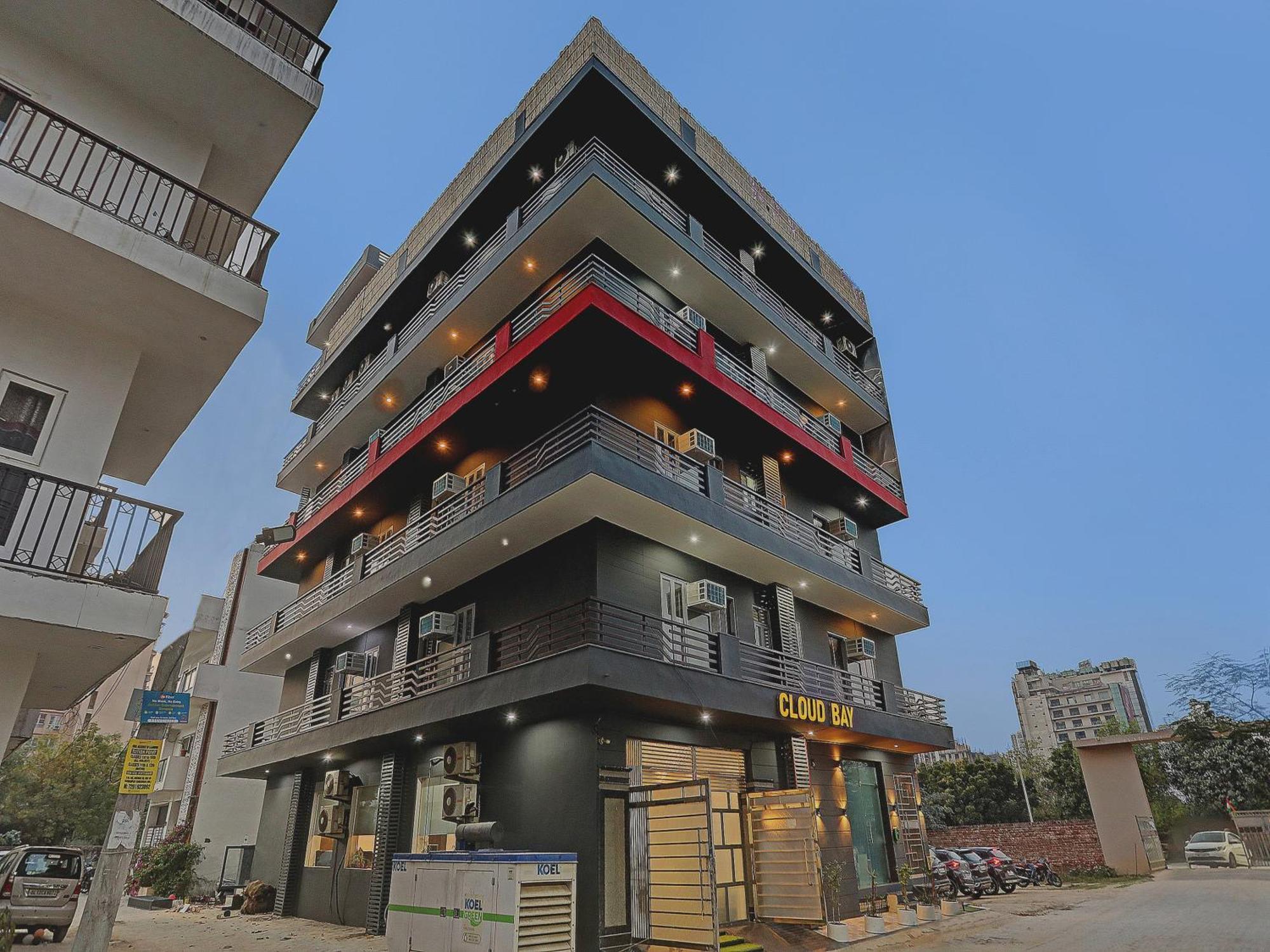 Отель Super Townhouse Cloud Bay, Near Genpact, Sector-69, Гургаон Экстерьер фото